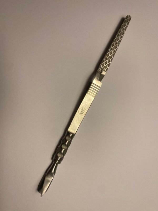 Yen Cuticle Pusher and C-Curve Pinching Tool